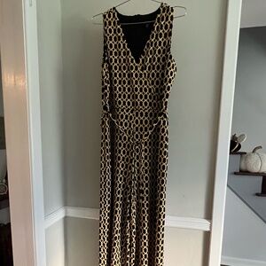Thalia Sodi sleeveless feminine jumpsuit, long pants, v neck, size Large